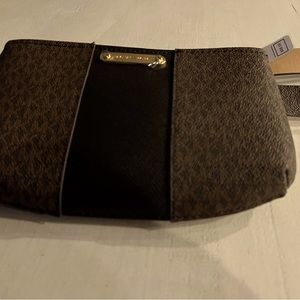 NWT Michael Kors Fanny pack size S/M